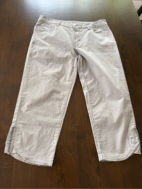 DKR & Co Signature Beige Stretch Capri Pants Rhinestone Hem Size 8